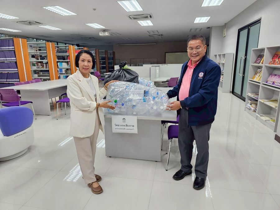 วิทยาเขตเชียงราย รับมอบฝาขวดน้ำจากโรงเรียนในจังหวัดเชียงราย