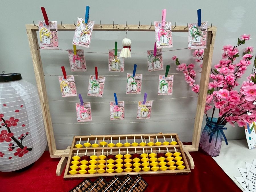 แสดงนิทรรศการผลงานการศึกษาดูงานต่างประเทศ ณ วิทยาเขตเชียงราย