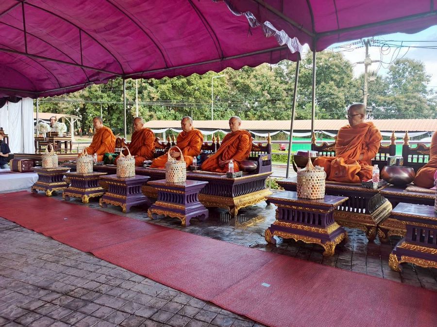 วิทยาเขตเชียงราย ร่วมกิจกรรมตักบาตรบำเพ็ญพระราชกุศล