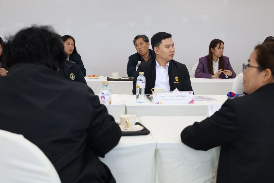 วิทยาเขตเชียงราย ต้อนรับคณะกระทรวงศึกษาธิการ แลกเปลี่ยนองค์ความรู้ด้านการวิเคราะห์ข้อมูลเพื่อการพัฒนานโยบายการศึกษาเชิงประจักษ์